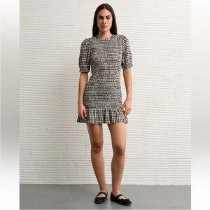 NWT American Eagle black & White smocked Short Sleeve Mini Dress